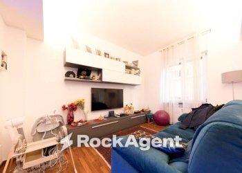 Salone - Three-room apartment via Domenico Enrico dall'Orto, 7, Genova (neighborhood Marassi) - photo 3