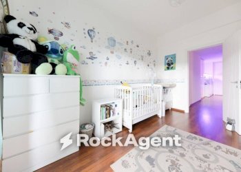 Camera da letto - Three-room apartment via Domenico Enrico dall'Orto, 7, Genova (neighborhood Marassi) - photo 13