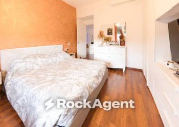 Camera da letto - Three-room apartment via Domenico Enrico dall'Orto, 7, Genova (neighborhood Marassi) - photo 17