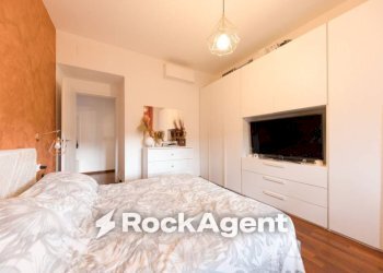 Camera da letto - Three-room apartment via Domenico Enrico dall'Orto, 7, Genova (neighborhood Marassi) - photo 18