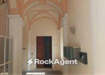 Interno palazzo - Ufficio piazza Garibaldi, 2, Senigallia - foto 1