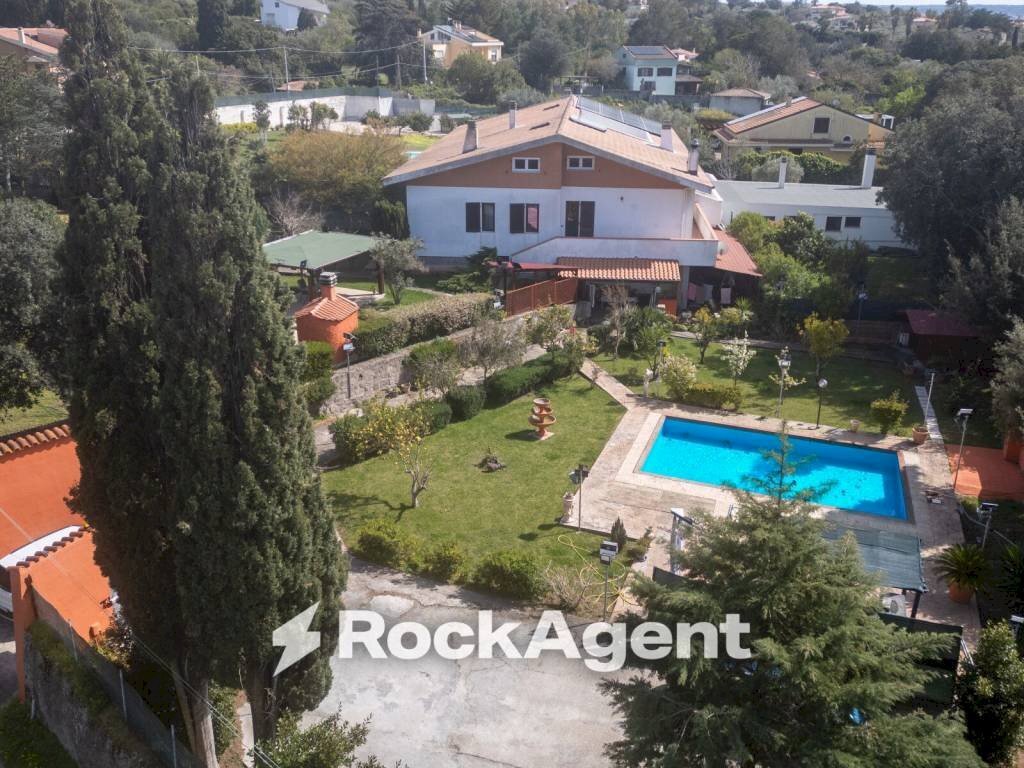 Piscina - Villa via Luna e Sole, 35B, Sassari - photo 1