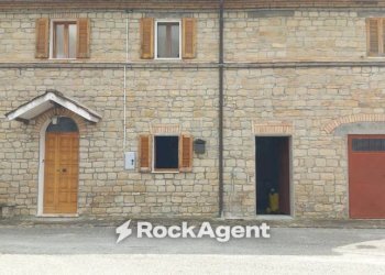 Facciata - Rustico via Santa Maria, 8, Cupramontana - foto 2
