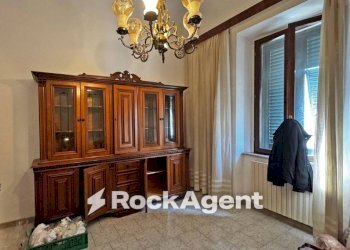 Camera da letto - Appartamento via Dante Alighieri, Cecina - foto 11