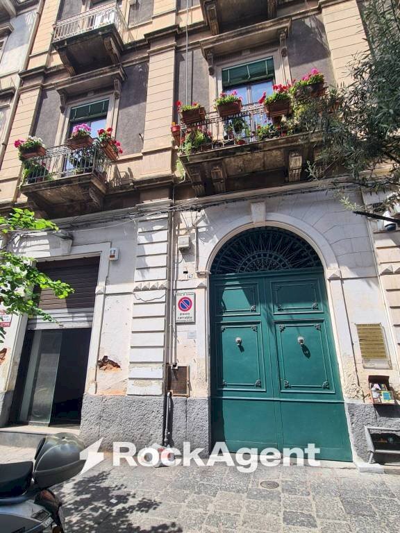 Facciata - Negozio viale della Libertà, 145, Catania - foto 1