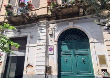 Facciata - Negozio viale della Libertà, 145, Catania - foto 1