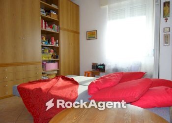 Camera da letto - Bilocale via Giovanni Verga, 4, Loano - foto 13