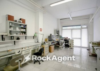 Interno non residenziale - Negozio via Olevano Romano, 228, Roma - foto 13