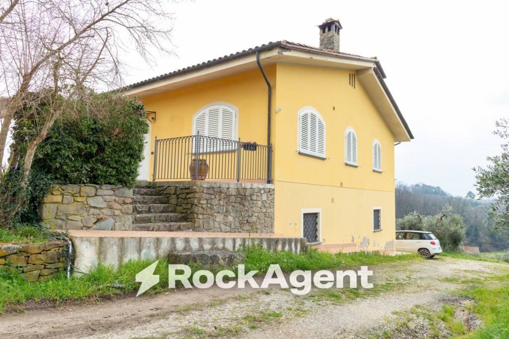 Facciata - Villa via della Tinaia, 12, Montecarlo - foto 1