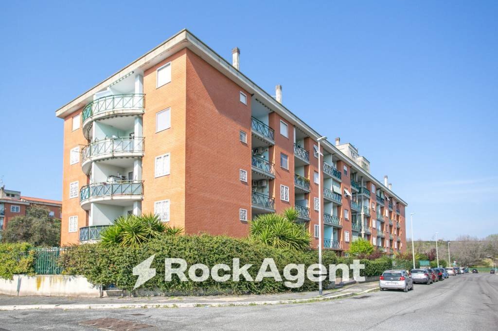 Facciata - Appartamento via Rocca dei Nibli, Roma - foto 3