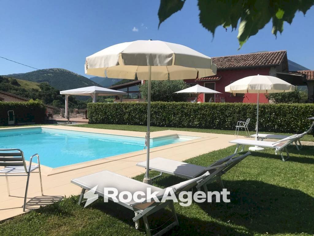 Piscina - Rustico Frontone - foto 2