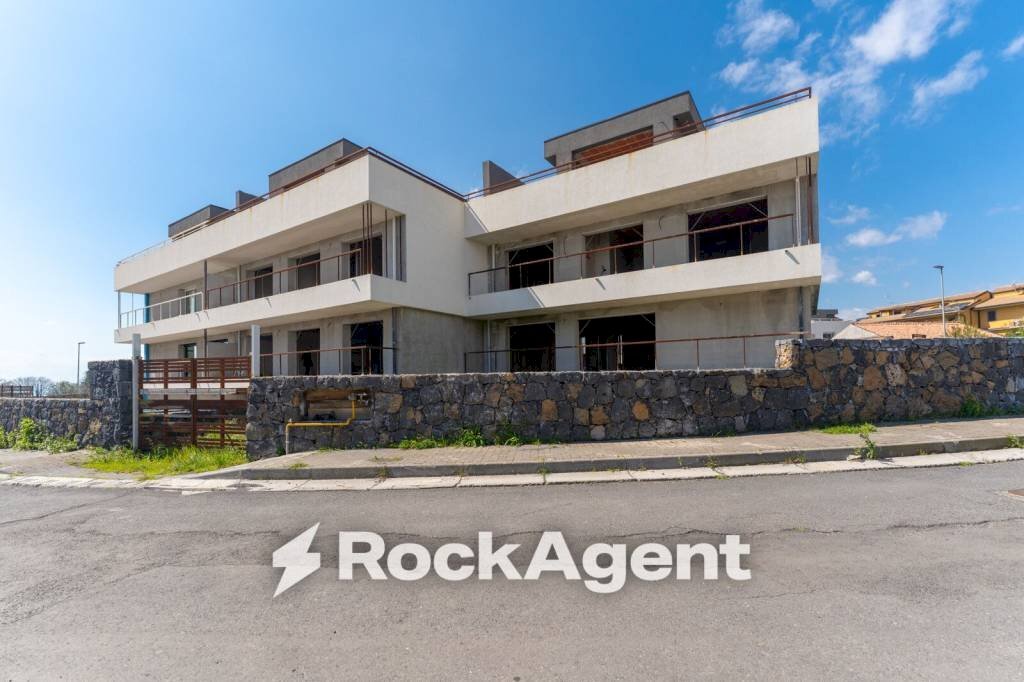 Facciata - Villa a Schiera via Carrubbazza, San Gregorio di Catania - foto 1