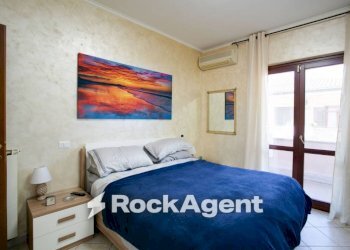 Camera da letto - Three-room apartment via Lino Liviabella, 99, Roma - photo 16