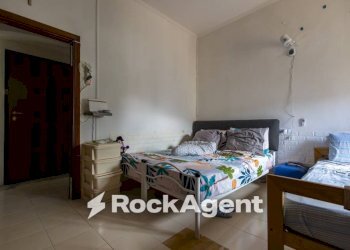 Camera da letto - Trilocale vico III Gradoni Porta Marina, 2, Catanzaro - foto 17