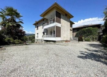 Facciata - Quadrilocale via Torre 40, Bolzano Novarese - foto 1