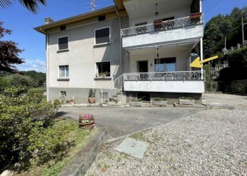 Facciata - Quadrilocale via Torre 40, Bolzano Novarese - foto 2