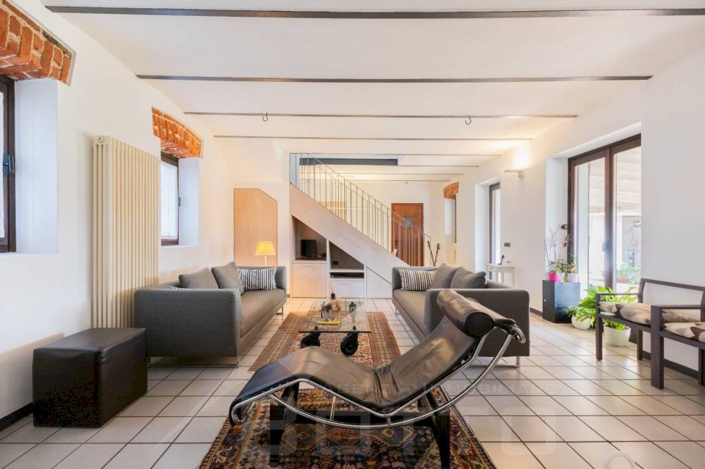 Salone - Villa via Guglielmo Marconi 21, Gattico-Veruno - foto 2