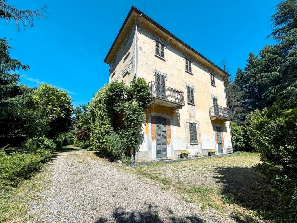 Facciata - Villa via Parona 8, Gozzano - photo 1