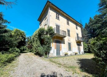 Facciata - Villa via Parona 8, Gozzano - photo 1