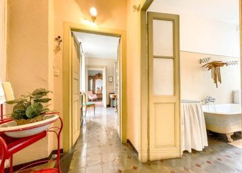 Corridoio - Villa via Parona 8, Gozzano - photo 19