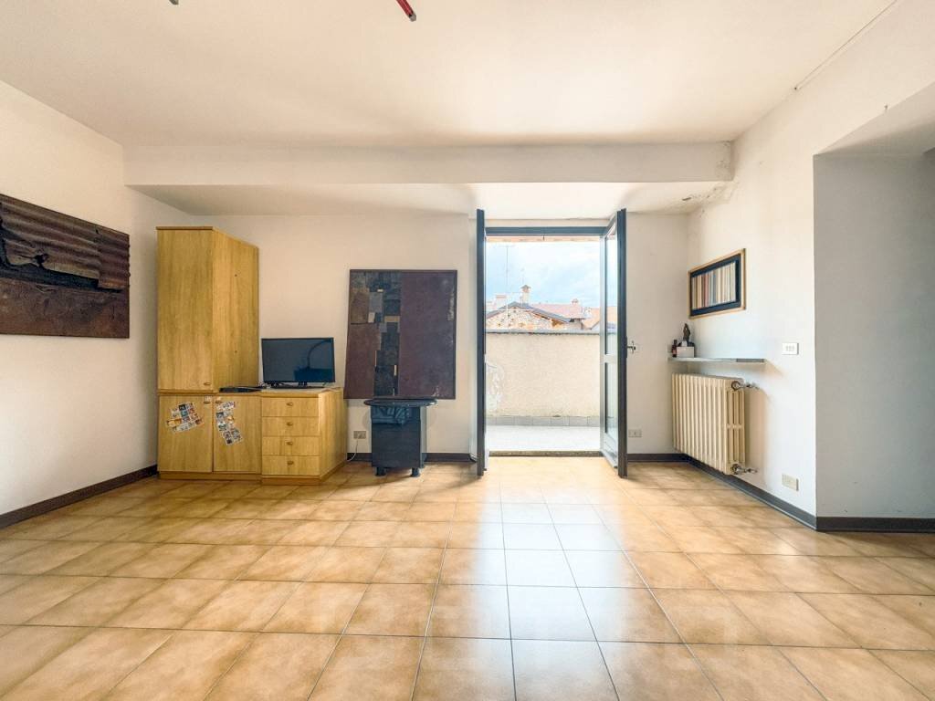 Cucina - Trilocale via B. Maioni 32, Borgomanero - foto 1