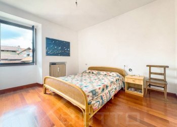 Camera da letto - Trilocale via B. Maioni 32, Borgomanero - foto 13