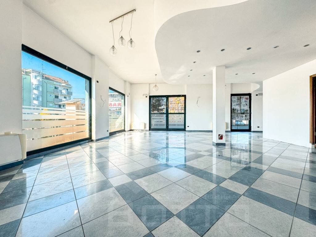 Interno non residenziale - Shop via Gozzano 78, Borgomanero - photo 3