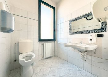 Bagno - Shop via Gozzano 78, Borgomanero - photo 7