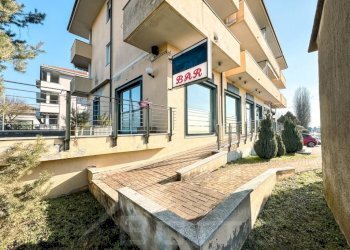 Facciata - Shop via Gozzano 78, Borgomanero - photo 12