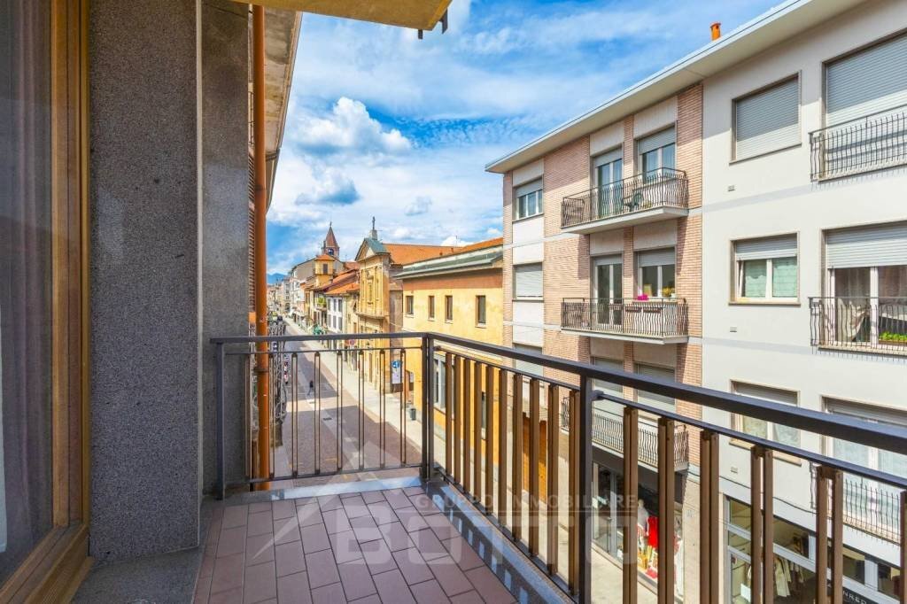 Balcone - Trilocale corso Roma, 78, Borgomanero - foto 2