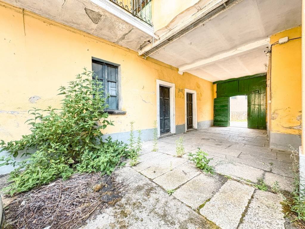 Cortile interno - Three-room apartment via Valsesia, Pogno - photo 3