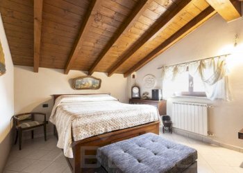 Camera da letto - Villa via Agostino Luogo 15, Divignano - photo 8