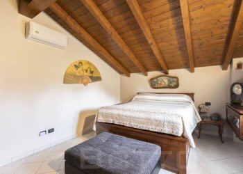 Camera da letto - Villa via Agostino Luogo 15, Divignano - photo 9