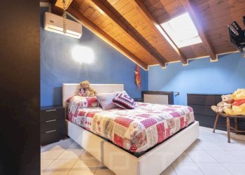 Camera da letto - Villa via Agostino Luogo 15, Divignano - photo 11