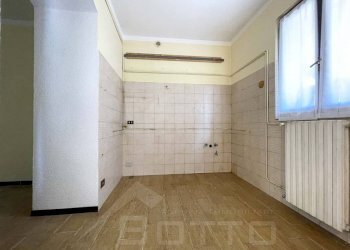 Cucina - Bilocale piazza san pietro 8, Gargallo - foto 3