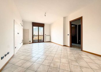 Cucina - Three-room apartment via siai 2, Borgomanero - photo 1