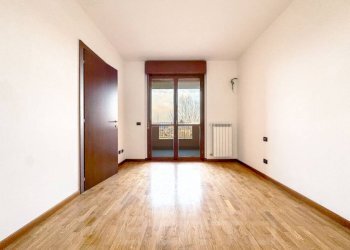 Camera da letto - Three-room apartment via siai 2, Borgomanero - photo 5