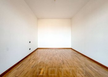 Camera da letto - Three-room apartment via siai 2, Borgomanero - photo 6