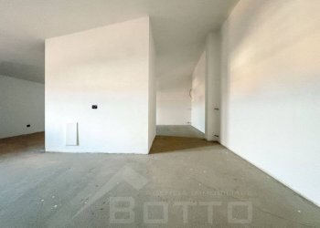 Stanza non arredata - Three-room apartment via siai 2, Borgomanero - photo 9