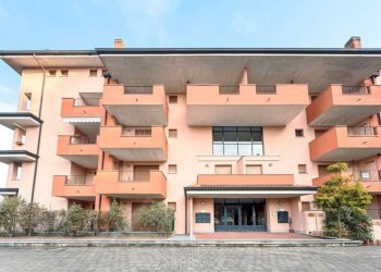 Facciata - Three-room apartment via siai 2, Borgomanero - photo 18