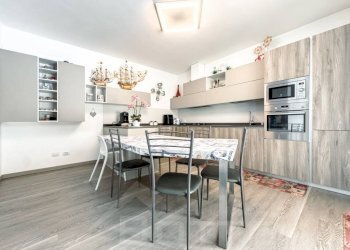 Cucina - Villa dante alighieri 81, hamlet Ballarate, Leggiuno - photo 11