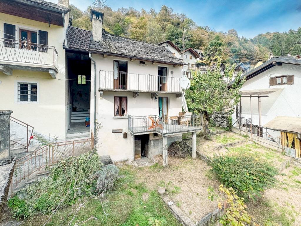 Facciata - Villa Frazione Bertonio, Varzo - photo 1
