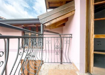 Balcone - Appartamento via Sanado 58, Borgomanero - foto 10