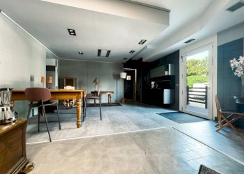 Interno non residenziale - Negozio via sottolusignana 22, Gozzano - foto 4