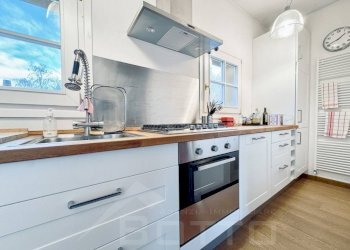 Cucina - Appartamento via castelconturbia 10, Agrate Conturbia - foto 7