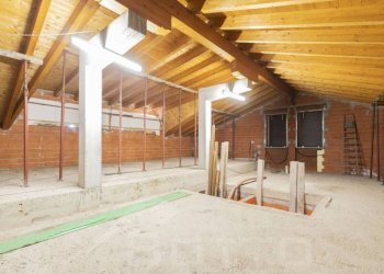 Stanza non arredata - Villa via novara 302, Borgomanero - photo 8