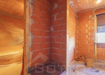 Stanza non arredata - Villa via novara 302, Borgomanero - photo 18