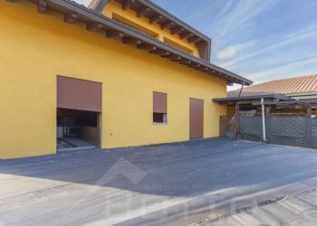 Facciata - Villa via novara 302, Borgomanero - photo 19