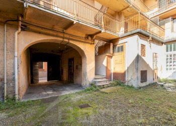 Cortile interno - Stable - Palace via Dante 24, Gozzano - photo 25