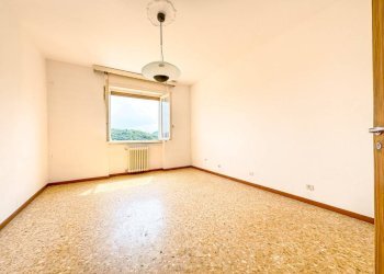 Camera da letto - Appartamento via Piave, Pogno - foto 10